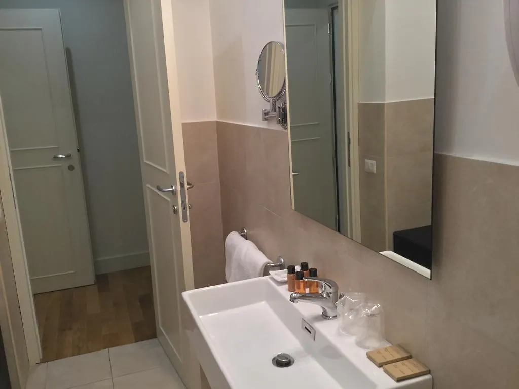 Rhome Terminal Guest House Rome 2*,  Italy