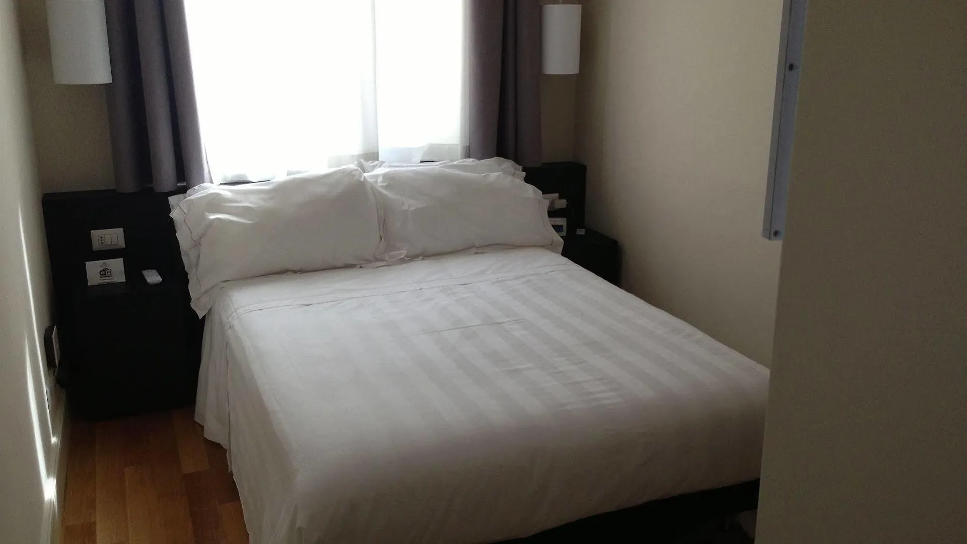 Rhome Terminal Guest House Rome